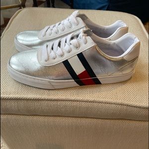New Tommy Hilfiger Sneakers Lireai Woman Metallic Silver  Size 8